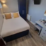 Maples House Ξενοδοχείο 3*