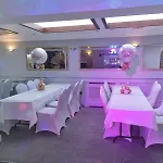 Maples House 3*