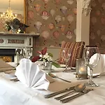 Ξενοδοχείο Maples House 3*