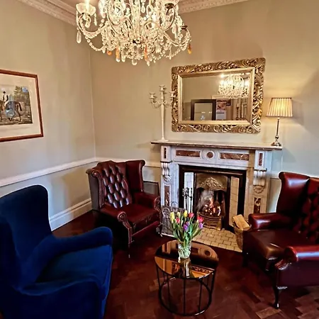 Ξενοδοχείο Maples House 3*