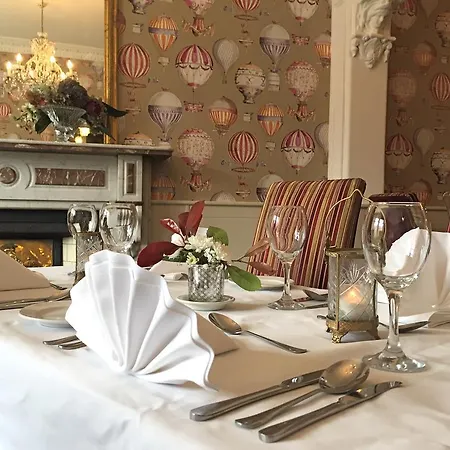 Ξενοδοχείο Maples House 3*