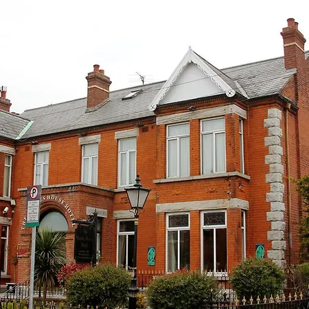 Ξενοδοχείο Maples House 3*