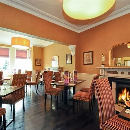 Maples House Szálloda 3*