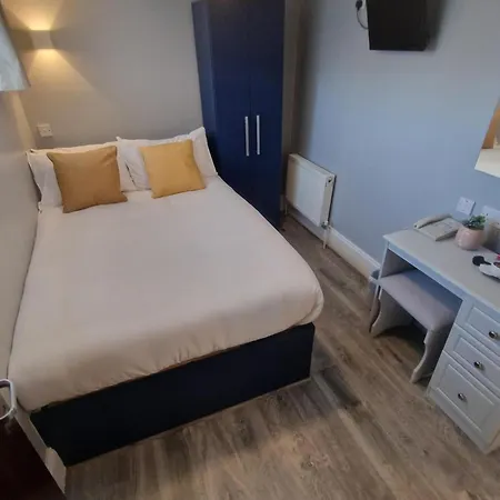 Maples House Ξενοδοχείο 3*