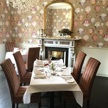 Ξενοδοχείο Maples House 3*